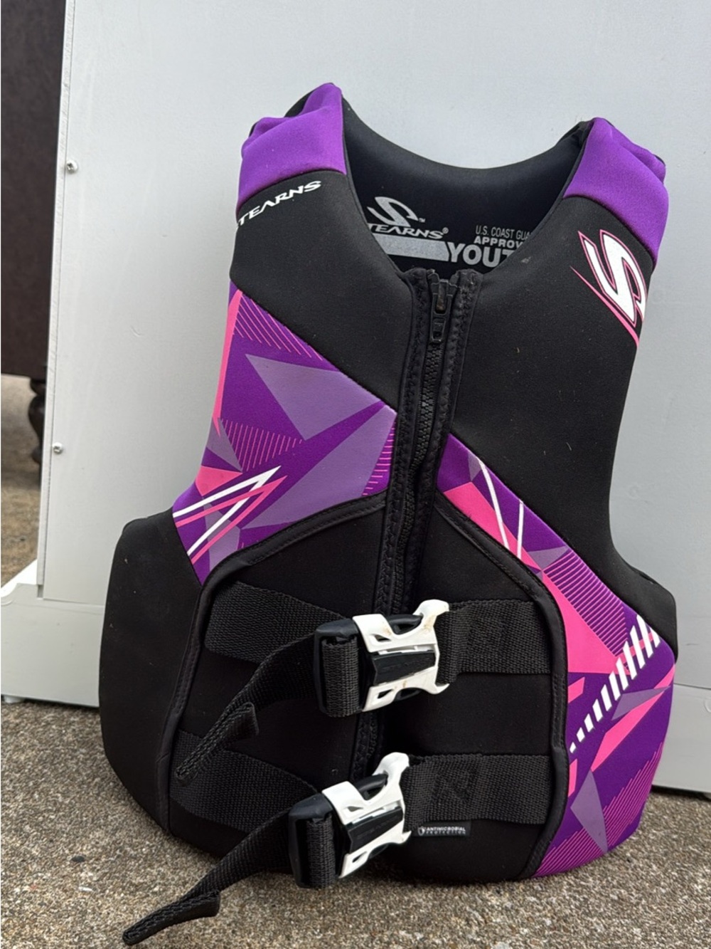 Stearns Youth Neoprene Life Jacket 50–90 lbs – Purple/Black USCG Approved